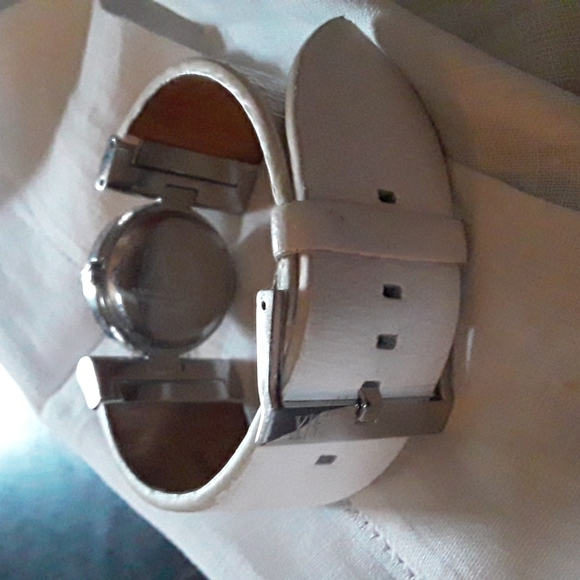 Armani NWOT Watch - Picture 5 of 8